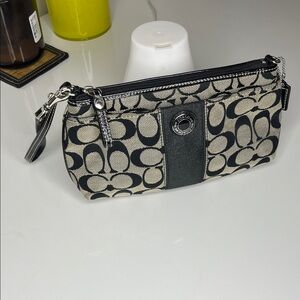 Coach Black and Cream Signature Jacquard Wristlet Clutch